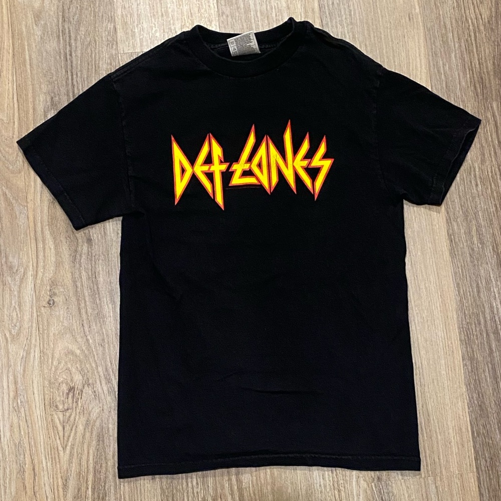 Deftones Vtg EUC Short Sleeve Shirt Y2K